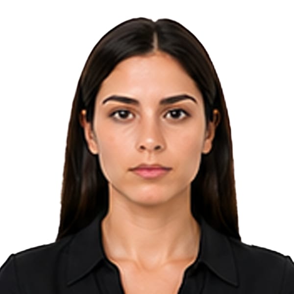 correct US passport photo example 2x2 inches proper size lighting and head position